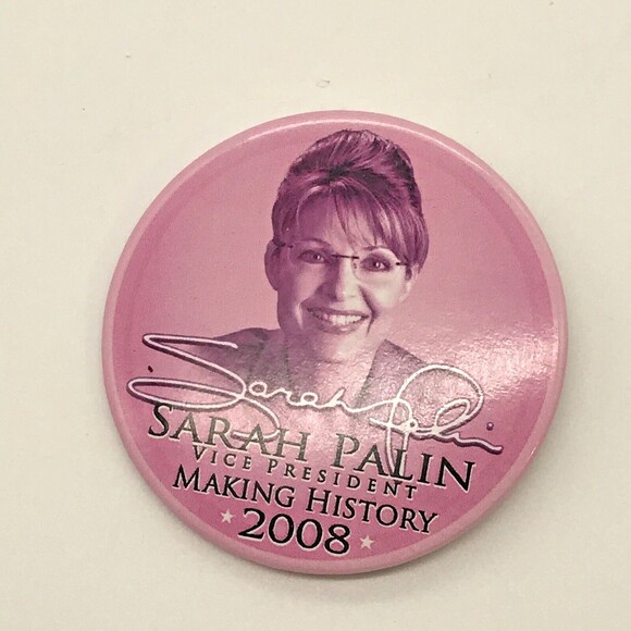 Alaska Governor Sarah Palin Hottest VP Coolest State Campaign Pin Pinback Button - Picture 1 of 6
